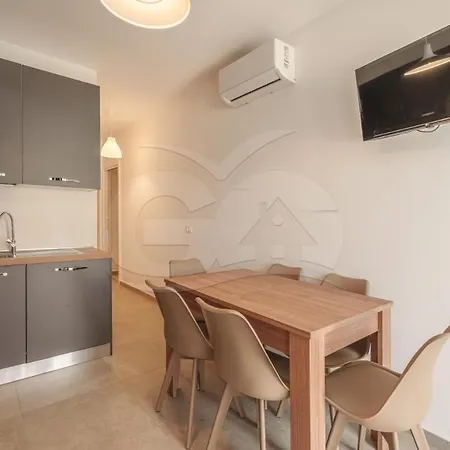 5 Sassi - Goelba Apartment *